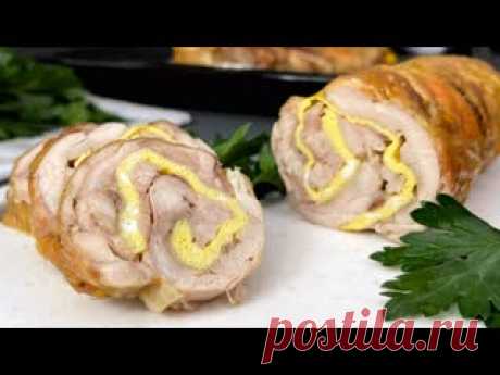 Как же ВКУСНО! Мой Хит застолья! ВКУСНЕЕ куриного рулета просто нет! На праздники обязательно сделаю Продукты:-куриные бёдра - 2кг (вес уже без кости)-соль-1,5ч.л. или по вкусу-перец-по вкусу-кориандр-1/2ч.л.-сушёный чеснок-1ч.л.-яйца-4шт-молоко-3ст.л.