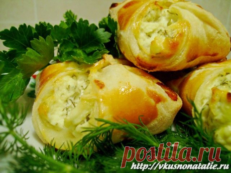 Слоеные конвертики с творогом, чесноком и зеленью. Фоторецепт.