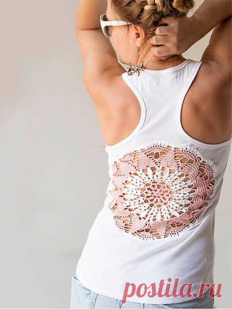 Вдъхновете: White Tank Top с upcycled реколта плетене на една кука салфетка от katrinshine, $ 29,00 | дизайн