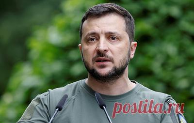 Зеленский сообщил о посещении передовых позиций ВСУ на артемовском направлении. В пресс-службе офиса президента Украины утверждают, что он побывал в командном пункте в Часовом Яре, где заслушал доклад об оперативной ситуации