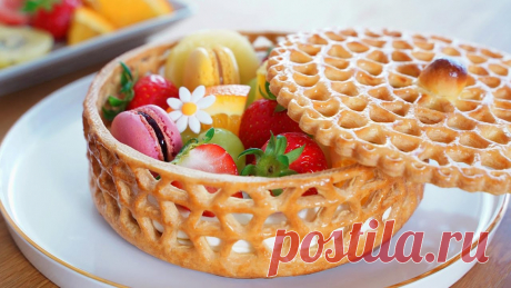 세상에서 가장 아름다운 타르트(파이)이고 싶다. 🙏😄 / Amazing Fruit Tart (Pie) / Homemade Pie 안녕하세요.분 베이크입니다.오늘은 아름다운 과일 파이를 만들어 봤어요.이 파이 디자인은 아주 오래전부터 만들고 싶었던 디자인이였어요.하지만 만들고 보면 머릿속에 있던 것과 좀 다르게 만들어져서 포기하곤 했었지요.하지만, 이번엔 포기하지 않고 만들어 봤어요.어떤 반죽을 사용할까?어떤...
