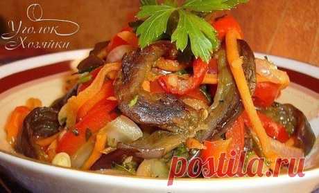 ТОП-7 ВКУСНЫХ САЛАТОВ БЕЗ МАЙОНЕЗА 

1. Салат овощной с маслинами и фетой

ИНГРЕДИЕНТЫ:
● помидоры, 
● огурцы, 
● болгарский перец – всего по 200 г. 
● Фета – 200 г, которую можно заменить брынзой.
● Десять-пятнадцать маслин без косточек, 
● по вкусу зелень, соль, перец.
● Три столовых ложки растительного масла 
● две столовые ложки лимонного сока.

ПРИГОТОВЛЕНИЕ:
Огурцы нарезать соломкой, помидоры – кубиками. Из перца необходимо удалить семена и нарезать его соломкой. Что...