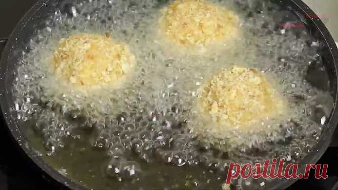 Вкусное и простое блюдо из картофеля с сырной начинкой.