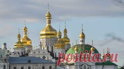 Историк Шаповалов назвал разграблением планы вывезти ценности Киево-Печерской лавры в ЕС. Заместитель директора Института истории и политики МПГУ Владимир Шаповалов прокомментировал в беседе с RT решение о вывозе ценностей Киево-Печерской лавры в Европу. Читать далее