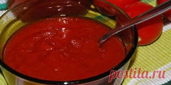 Делаем домашний кетчуп на зиму. Ничем не хуже магазинного Готовлю всегда несколько порций.Ингредиенты:помидоры — 3 кгяблоки — 0.5 кглук — 0.25 кг50 г яблочного уксусасоль — 1.5 ст. л1,5 стакана сахараперец чёрный, красный по вкусучеснок по вкусуПриготовление…