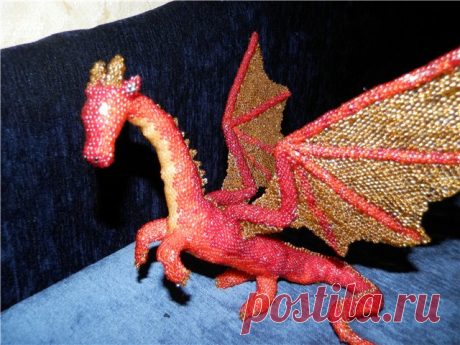 Алый Дракон Аргелл из бисера