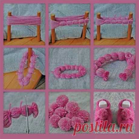 Wonderful DIY Beautiful Pom Pom Wall Hanging