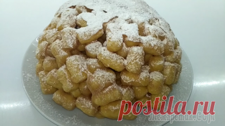 Десерт из трех ингредиентов - вкус детства! Очень простой и быстрый рецепт вкусного десерта-торт на скорую руку. Он идеально подойдёт на случай неожиданных гостей или когда нет времени, а хочется приготовить что-то вкусненькоеНам понадобится :1...