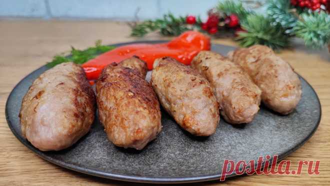 Вместо котлет, готовлю вкусные и очень сочные колбаски  Готовятся очень быстро, а по и тогу получаем вкуснейшее блюдо, которое без сомнения понравится всем!