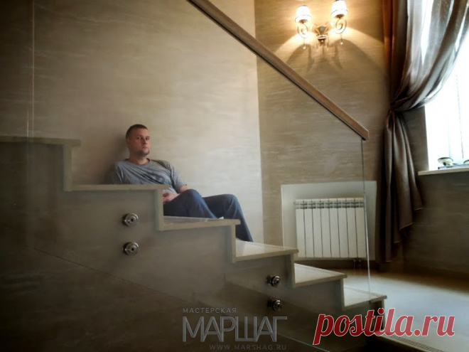 Изготовление лестниц, ограждений, перил Маршаг – Самонесущие ограждения деревянной лестницы