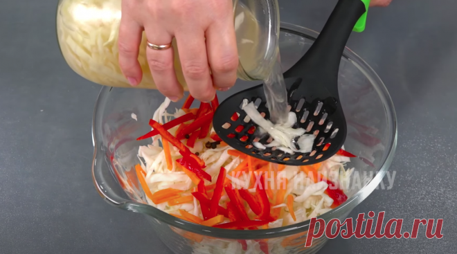 Квашеная капуста без соли и сахара: рецепт, в который мало кто верит (просто заливаю капусту обычной водой) | Кухня наизнанку | Дзен