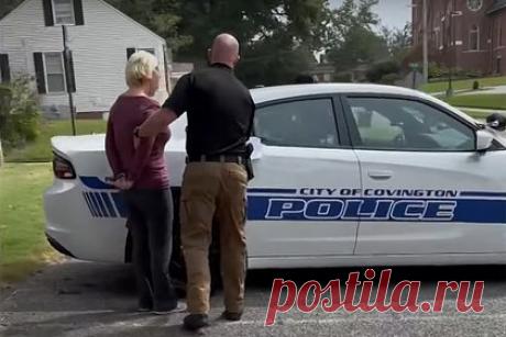 Обвиняемую в изнасиловании 12-летнего школьника учительницу снова арестовали. В США снова арестовали учительницу Алиссу Маккоммон из штата Теннесси, уже обвиняемую в изнасиловании мальчика. В начале сентября 38-летнюю женщину задержали и обвили в совращении 12-летнего школьника. 28 сентября бывшую учительницу снова доставили в тюрьму, так как она снова написала пострадавшему.