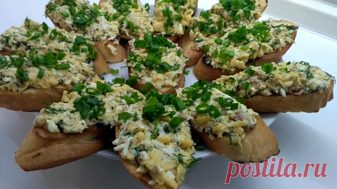 Закусочные бутерброды с печенью трески и сыром