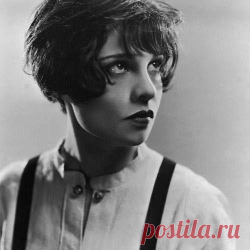 Musetouch Visual Arts Magazine
Anita Loos (April 26, 1888 – August 18, 1981) was an American screenwriter, playwright and author, best known for her blockbuster comic novel, Gentlemen Prefer Blondes.