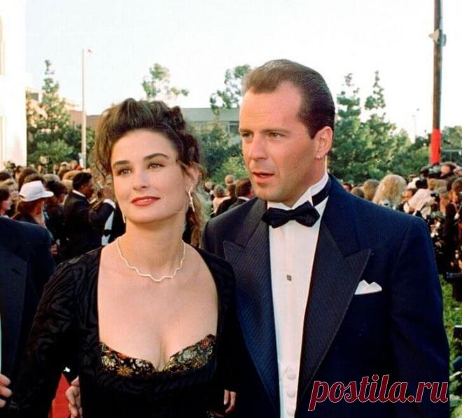 Звёздные пары, любовь которых когда-то блистала ярче софитов Мы пересмотрели снимки с кинофестивалей и светских мероприятий. И увидели немало пар, которые уже распались, но когда-то были обворожительны и обсуждаемы. Чьи-то отношения для нас стали сюрпризом: они что, встречались?