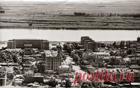 ДОМ ОФИЦЕРОВ БЕЛОГОРСКОГО ГАРНИЗОНА
 (Амурская область) Благовещенск 1969г. и река Амур.