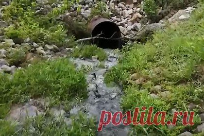 Мужчину засосало в водосток и протащило под землей 150 метров