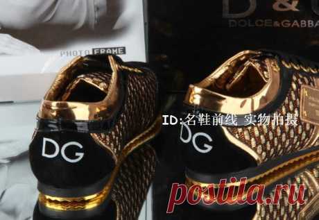 Продам! 
Модель- реплика Dolce&amp;Gabbana
Цен-3,500
Цвет- как на фото