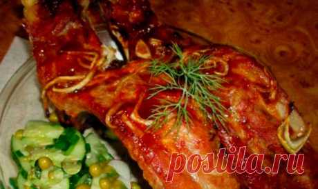 Свиные ребра под томатным соусом в духовке | Recept-Fresh Под вкусным остро-сладким томатным соусом можно приготовить огромное количество уникальных по вкусу и аромату блюд – из мяса, рыбы, морепродуктов и т. д.