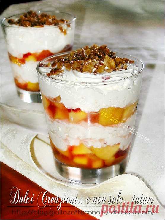 Bicchieri di Crema di Pesche con Whisky | ricetta dolce al cucchiaio Bicchieri di Crema di Pesche con Whisky sono un delizioso dolce al cucchiaio a base di pesche noce aromatizzate al whisky e gustosa crema a base di panna...