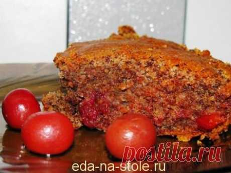Шоколадный кекс с вишней