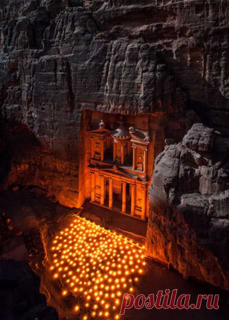 Turkiye / Turkey (westeastsouthnorth: Petra, Jordan)