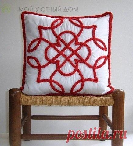 Подушка с кельтским орнаментом из шнура / Занимательная реклама