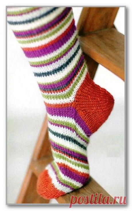 Цветные гольфы в тонкую полоску. Размеры: 30(38)46