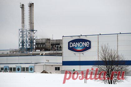 Работу Danone при племяннике Кадырова описали фразой «MBA без оружия». Новое руководство российской «дочки» французской Danone работает «довольно профессионально и без вытаскивания оружия и всего такого». Так управление компанией описало издание Financial Times. По информации издания, бывшие топ-менеджеры компании продолжают неофициально исполнять многие обязанности.