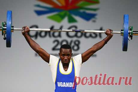 Тяжелоатлет из Уганды приехал на Олимпиаду и пропал без вести. Тяжелоатлет из Уганды Джулиус Ссекитолеко пропал без вести, прибыв на Олимпийские игры в Токио. 20-летний спортсмен исчез накануне сдачи теста на коронавирус в городе Идзумисано. Чиновник, прибывший для контроля сдачи теста, не обнаружил Ссекитолеко в его номере. Полиция начала поиски пропавшего.