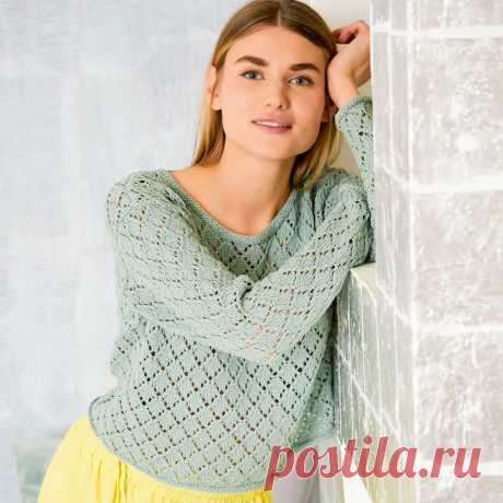 Короткий джемпер с узором из ажурных ромбов
