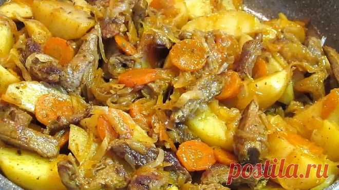 Жаркое с квашенной капустой! Вкус потрясающий! Очень рекомендую!