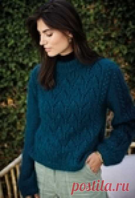 Изящный джемпер с ажурными листиками и шишечками цвета индиго!