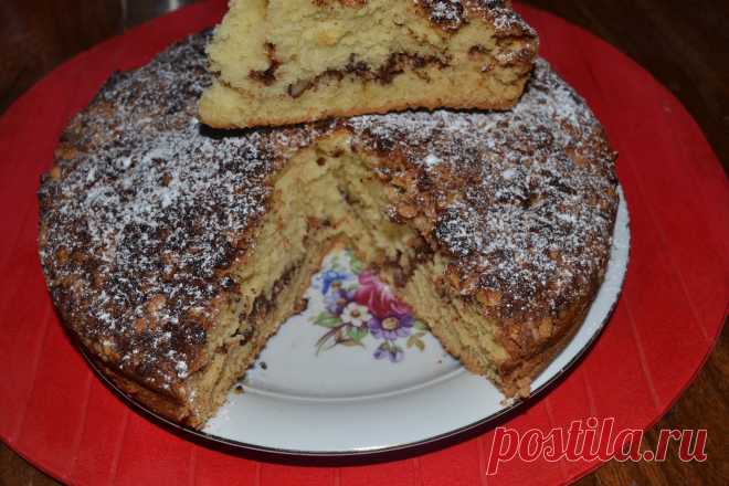 Пирог с корицей и орехами пошаговый рецепт здесь http://ligakulinarov.ru/r/pirog_s_koritsey_i_orekhami_2431