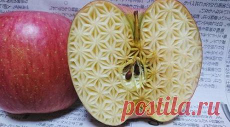 Удивительный карвинг от японского мастера Эти красивые узоры превращают обычные продукты питания в произведения искусства! Фрукты и овощи ещё никогда не выглядели красивее!Созданные японским мастером по карвингу, известным под псевдонимом Гак…