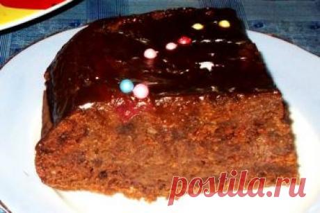 Друзья, готовим торт Пьяная вишня. Сразу хочу заметить, что этот торт занимает третье место среди наиболее популярных тортов Европы. Шоколадный бисквит, испеченный по этому простому и старинному рецепту, получается нежным и воздушным. Вот почему торт Пьяная вишня все любят. Смотрим, как приготовить торт Пьяная вишня...