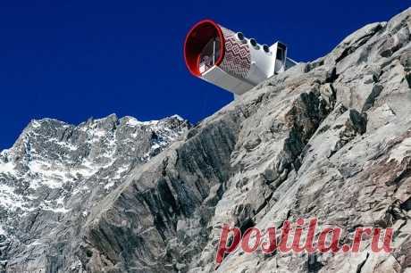 Самый опасный отель в мире В итальянских Альпах открылся и начал принимать постояльцев самый опасный отель в мире "Джервазутти". Он расположен в верхней части ледника Фребудзе, и назван так в честь итальянского покорителя вершин Джусто Джервазутти. Новая постройка заменила старую деревянную хижину построенную в...