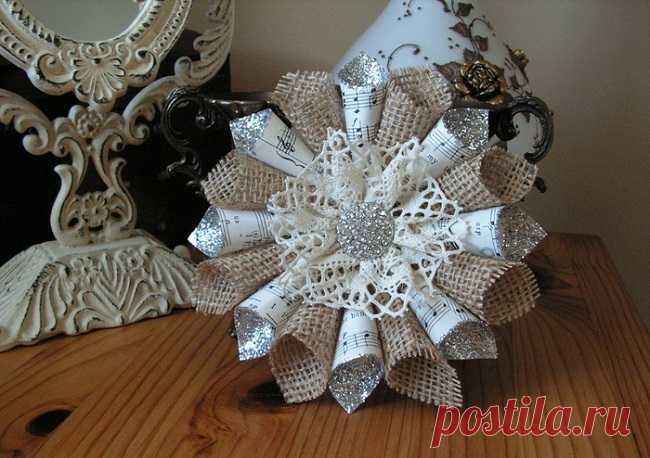 Только глянь какую красоту умелица делает из этого! Теперь смотрю на старые мешки по-другому