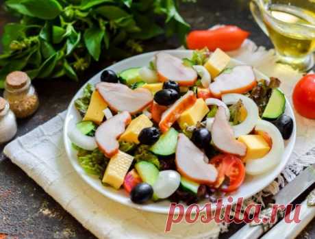​Салат а-ля "Греческий" с копченой куриной грудкой