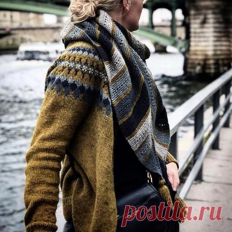 Dziana Moda: Sweter z żakardem ze wzorem
