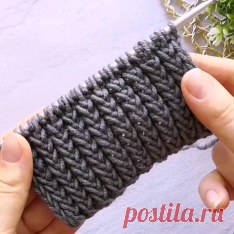 Девочки,  сегодня для вас новый узор - объемная резинка спицами от @babochka_knits 💓💓💓

И вы, если вам понравилось сохраняйте, чтобы не забыть📌 ▪️Раппорт узора ** состоит из 3 петель и 2 рядов
▪️Количество петель кратное 3 + 1 для симметрии + 2 кромочные

1-й ряд: кромочная *1 изн, 2 петли провязать лицевой за заднюю стенку, левой спицей подхватить левую дужку этой петли и провязать также лицевой за заднюю стенку* 1 изн (в конце ряда для симметрии), 2-й ряд: кромочная ...