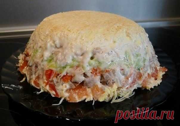 ЗОЛОТОЙ ФАЗАН !!!  **В форму -пищ/плёнкой, и слоями, под майонез или соус Цезарь: кура, яйцо, св/огурец, сыр Пармезан, болг/перец, язык телячий, томат, яйцо, сыр Пармезан. *В холод: на 2ч. *Подача: переверни, и удали плёнку.