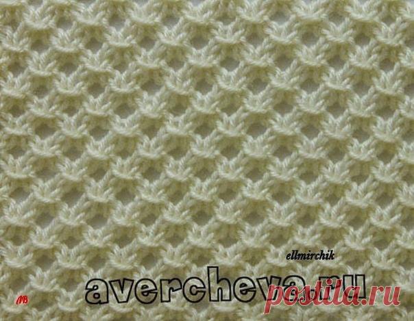 Узор Сеточка с перекидами Елены Аверчевой Этот узор односторонний. Кол-во петель кратно 3+ 2 кромочные. ОПИСАНИЕ: 1 ряд : [ перекрестить 3 лицевые петли с протяжкой влево : Вяжем 3 петли лицевыми, затем мы накидываем 1-ю петлю на 2-ю и 3-ю. Получается 2 петли из 3-х., 1 накид] повторять до конца ряда. 2 ряд: Все петли вязать изнаночными. 3 ряд: 1 лицевая [ 1 накид, перекрестить 3 петли с протяжкой влево ( см. выше)] повторять до конца ряда, в конце 2 лицевые. 4 ряд: Все пе...