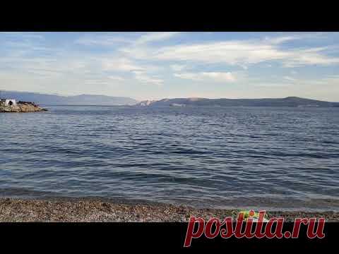 #пляж #Lučica Одни теряют золото, другие мусор Одно ищут, другое чистят