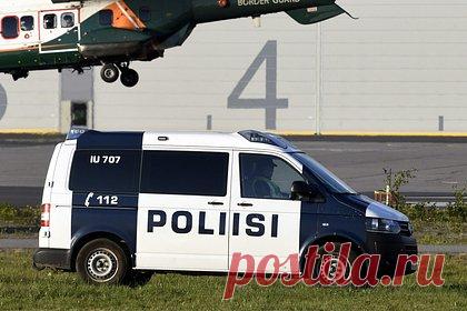 Адвокат россиянина Тордена заявил об угрозе пожизненного срока. Задержанному Финляндией гражданину России Воиславу Тордену (прежнее имя — Ян Петровский) может грозить от двух лет тюрьмы до пожизненного заключения по обвинению в военных преступлениях. Об этом заявил адвокат россиянина. Она подчеркнула, что дело может рассматриваться от девяти месяцев до полутора лет.