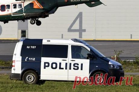 Адвокат россиянина Тордена заявил об угрозе пожизненного срока. Задержанному Финляндией гражданину России Воиславу Тордену (прежнее имя — Ян Петровский) может грозить от двух лет тюрьмы до пожизненного заключения по обвинению в военных преступлениях. Об этом заявил адвокат россиянина. Она подчеркнула, что дело может рассматриваться от девяти месяцев до полутора лет.