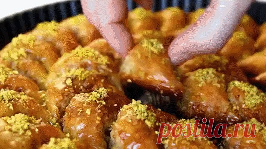 Пахлава Без Заморочек🌞🌴🥨Быстрая пахлава ☆ Турецкая пахлава ☆ Очень простой рецепт! Пахлава Без Заморочек🌞🌴🥨Быстрая пахлава ☆ Турецкая пахлава ☆ Очень простой рецепт! Давно искала рецепт пахлавы пошаговый и без заморочек. Ура, нашла! Я узнала секрет турецкой пахлавы. Мне очень понравилось. Главное - вкус. А он божественный! Теперь не придется бегать в турецкую лавочку, я счастлива! Шикарный рецепт, без заморочек! ☆ Ленивая пахлава🤴👇Поделись Рецептом с Друзьями👫👫⇓⇓...
