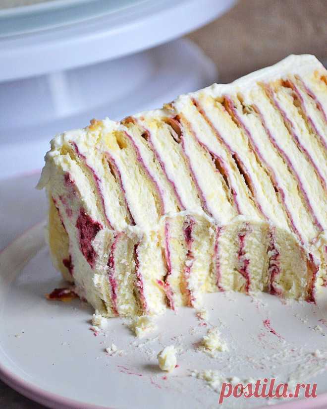 Очень сливочный и ежевичный торт