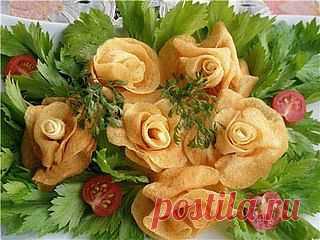 "Розы" из картофеля во фритюре.