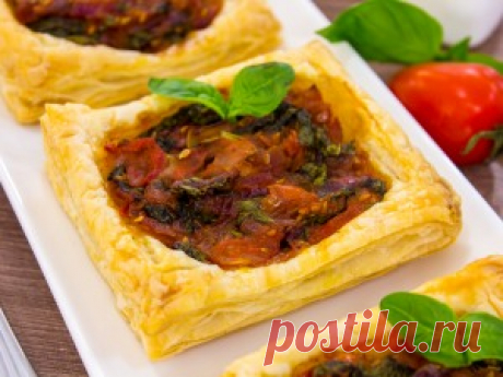 Тарты с помидорами и луком